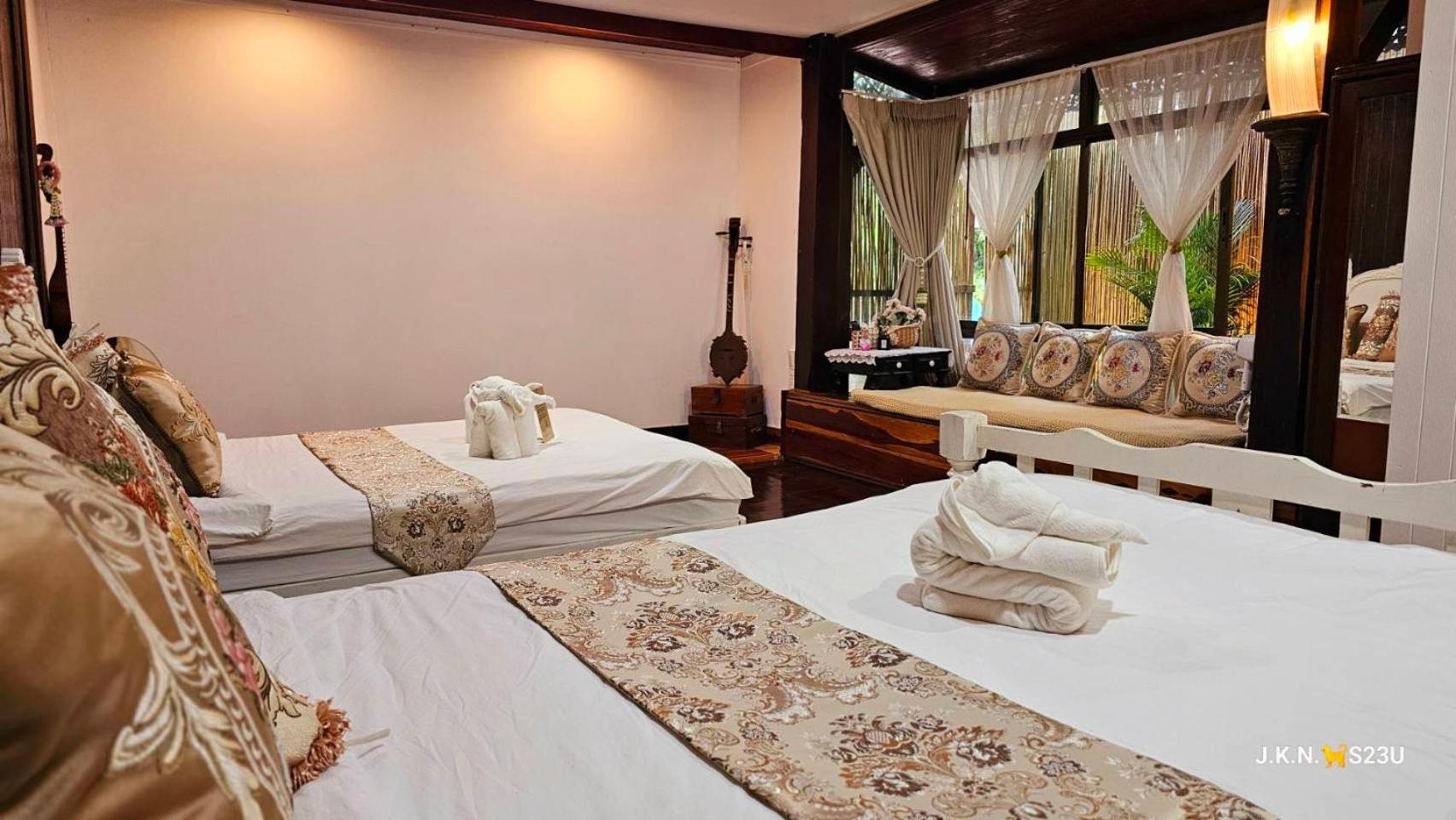 The Antique Riverside Resort Ban Pong  Εξωτερικό φωτογραφία