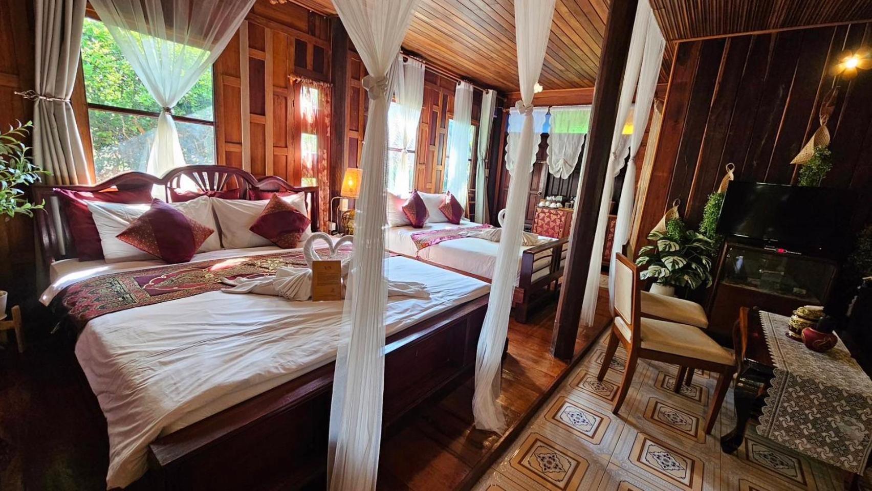 The Antique Riverside Resort Ban Pong  Εξωτερικό φωτογραφία