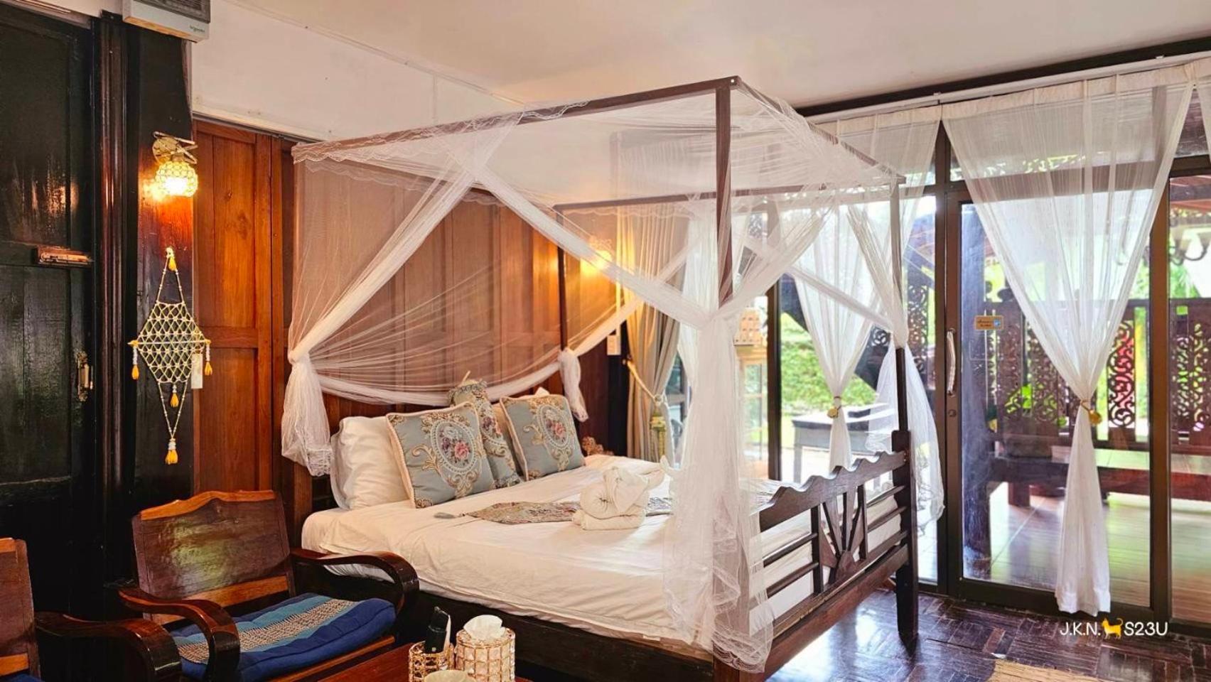 The Antique Riverside Resort Ban Pong  Εξωτερικό φωτογραφία