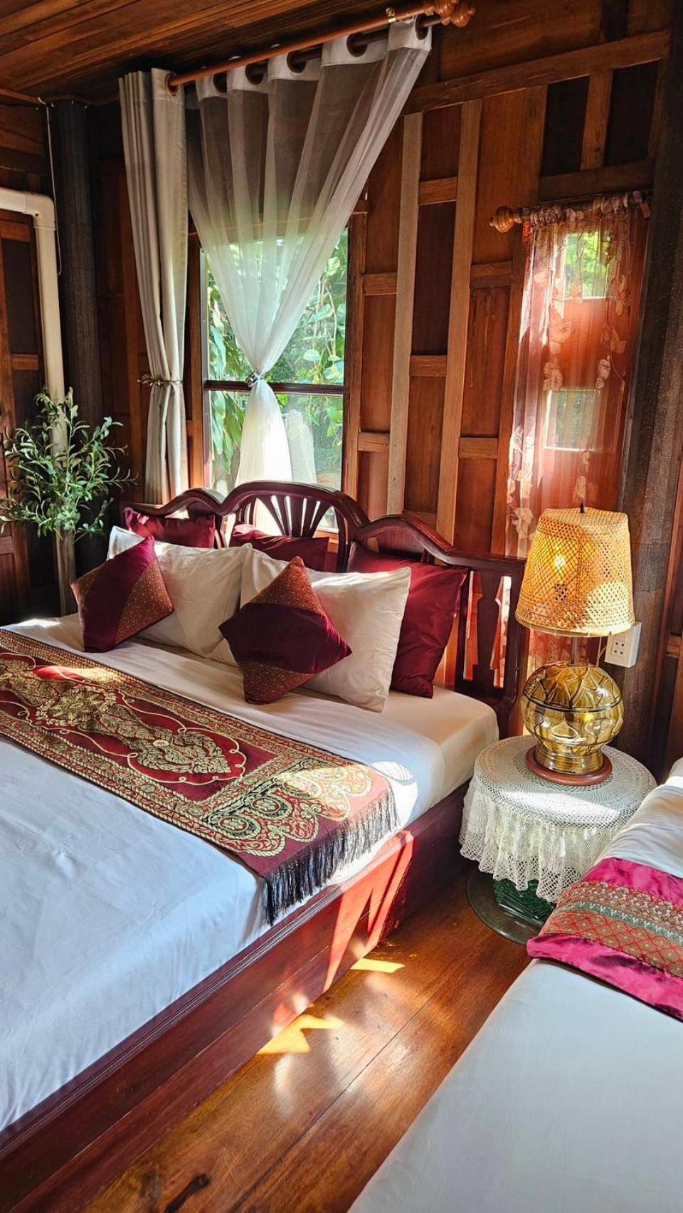 The Antique Riverside Resort Ban Pong  Εξωτερικό φωτογραφία
