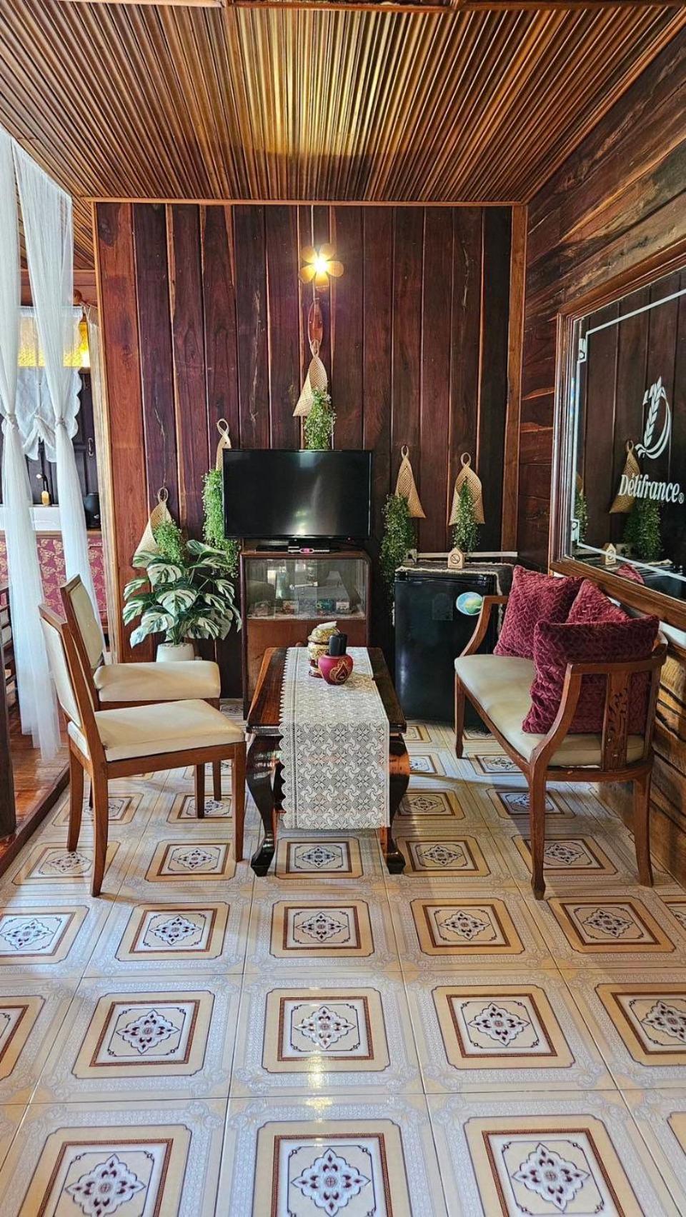 The Antique Riverside Resort Ban Pong  Εξωτερικό φωτογραφία