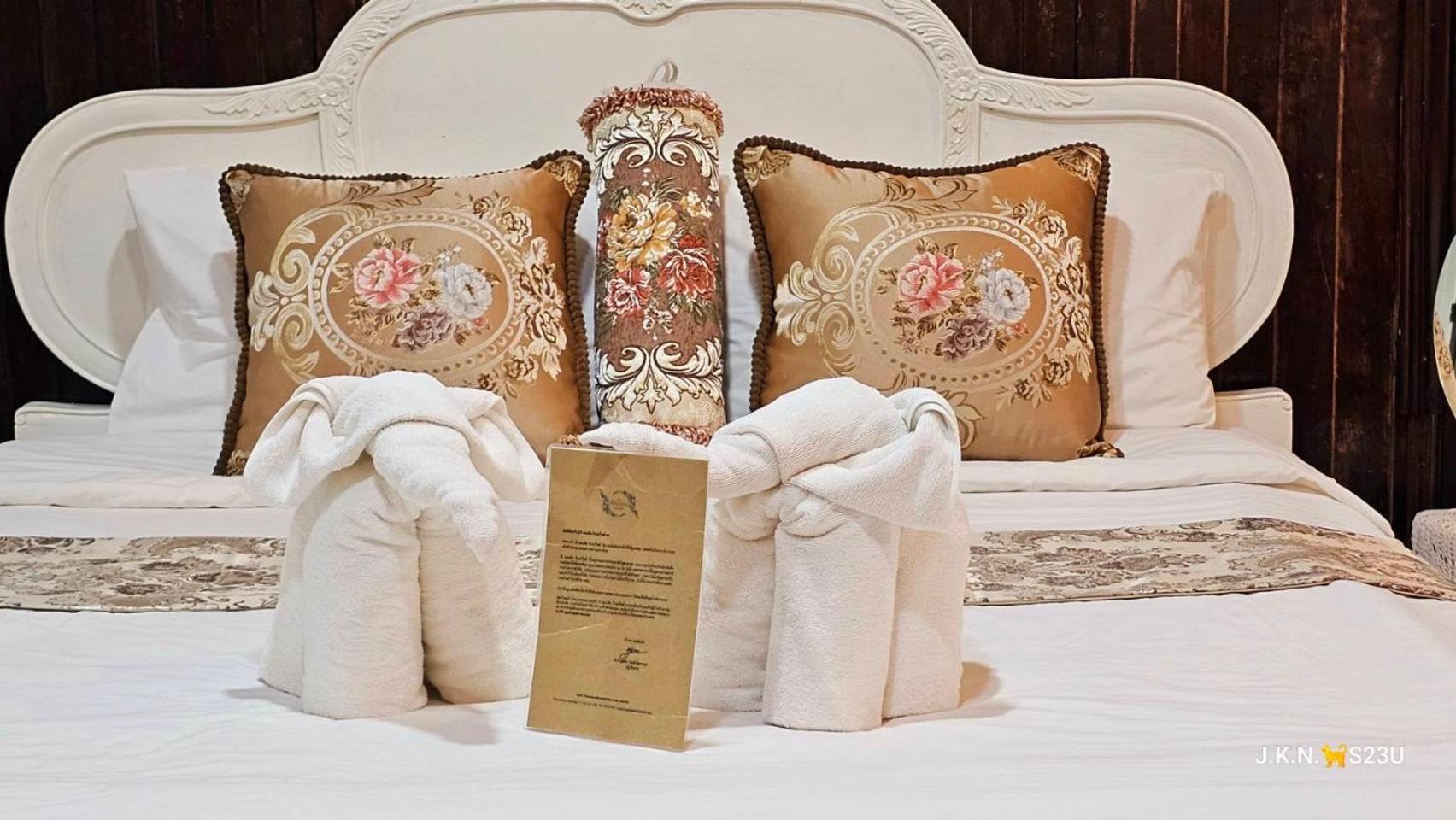 The Antique Riverside Resort Ban Pong  Εξωτερικό φωτογραφία