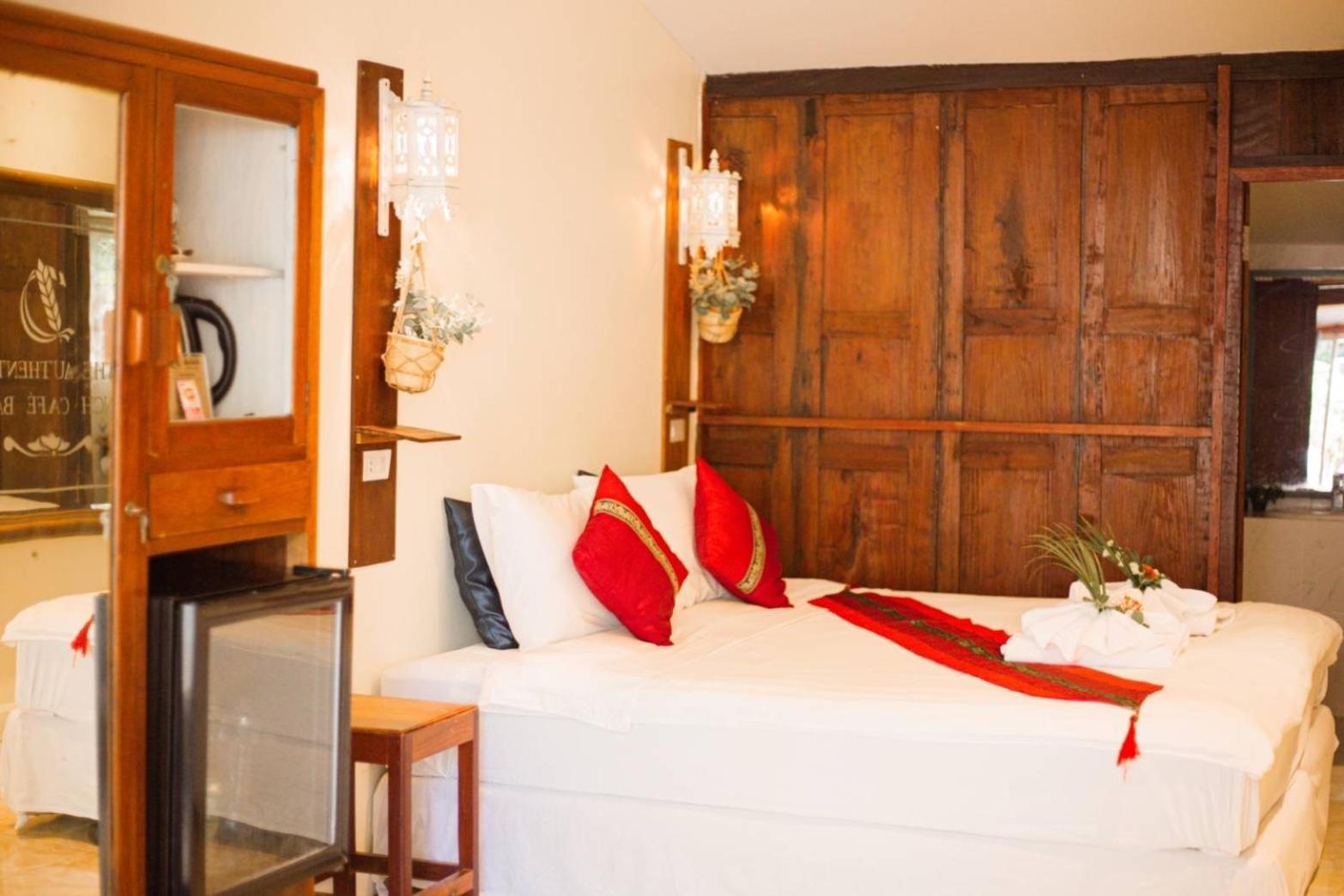 The Antique Riverside Resort Ban Pong  Εξωτερικό φωτογραφία