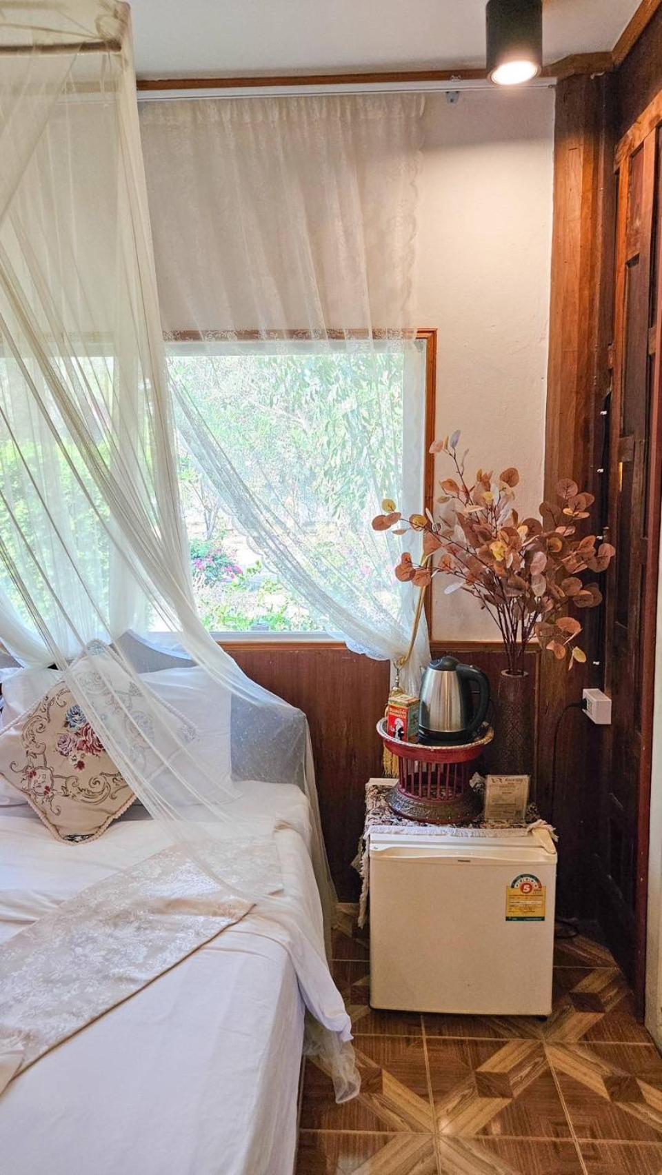 The Antique Riverside Resort Ban Pong  Εξωτερικό φωτογραφία