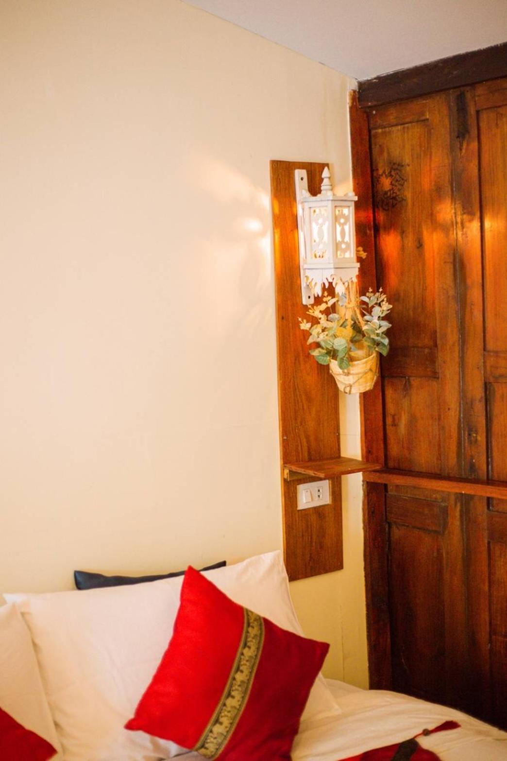The Antique Riverside Resort Ban Pong  Εξωτερικό φωτογραφία